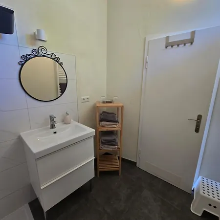 Ruhiges Mit Guter Anbindung Apartment